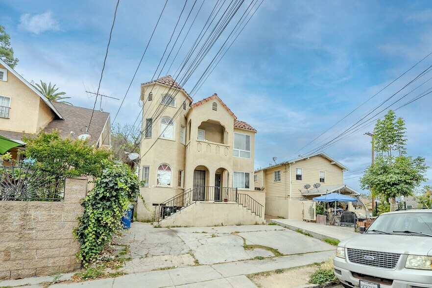 More Photos Of 645-649 N Cummings St, Los Angeles Apartments For Sale