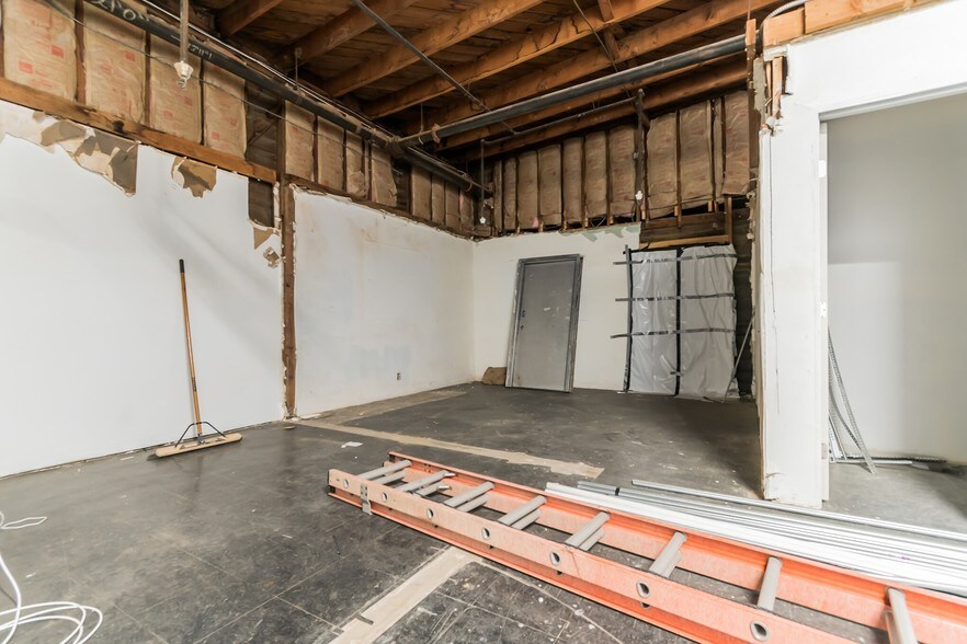 More Photos Of 5117-5125 Calmview Ave, Baldwin Park Manufacturing For Lease