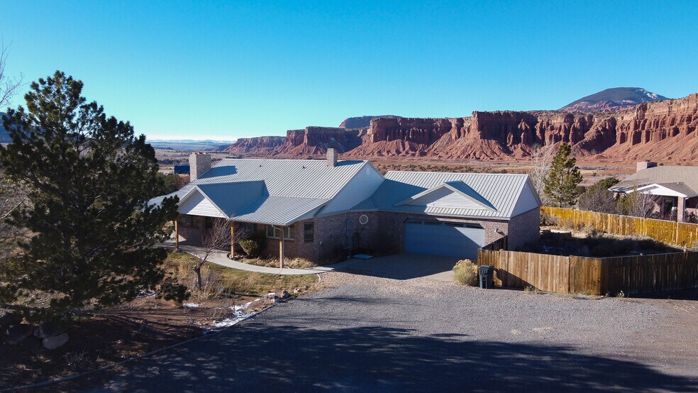 More Photos Of 397 N Wendy St, Torrey Specialty For Sale