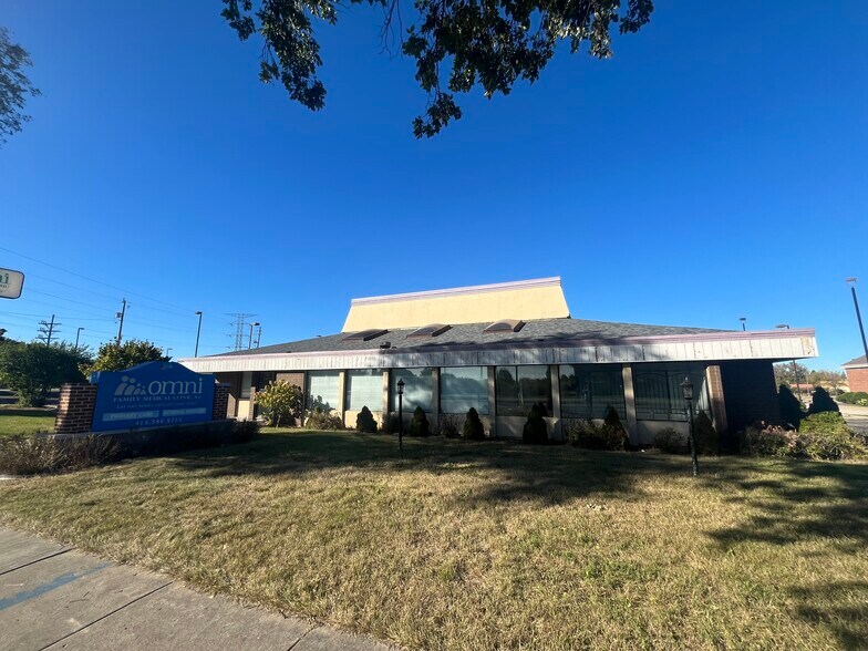 Primary Photo Of 7810 W Good Hope Rd, Milwaukee Office For Sale