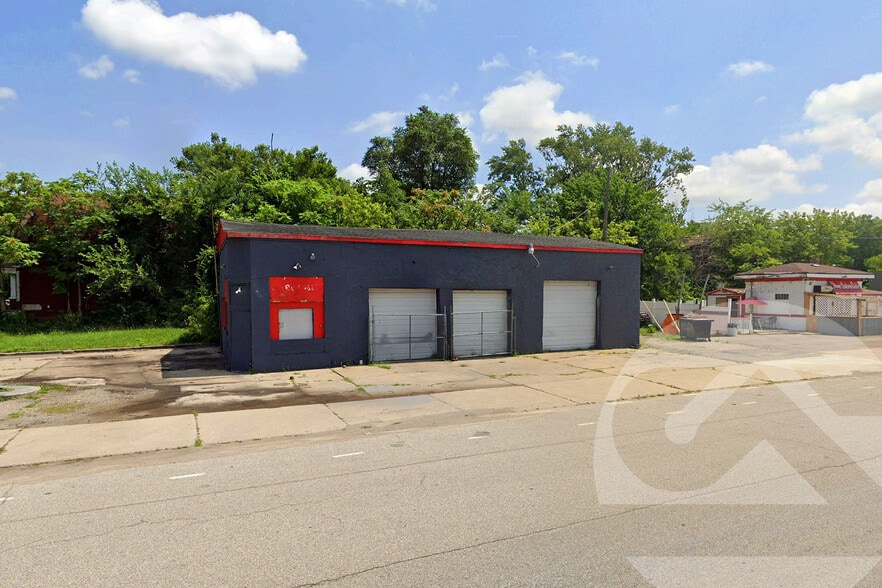 Primary Photo Of 13230 Hamilton Ave, Highland Park Warehouse For Sale