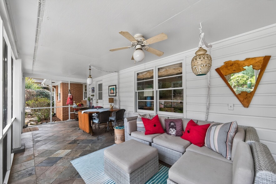 More Photos Of 827 Pinetree Dr, Decatur Apartments For Sale