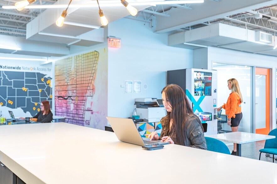 More Photos Of 333 3rd Ave N, Saint Petersburg Coworking Space