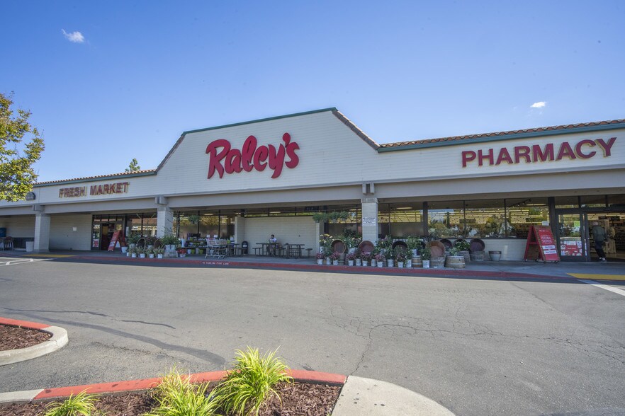 More Photos Of 3518-3572 G St, Merced Unknown For Lease