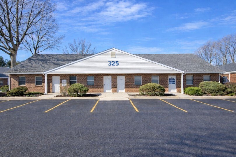 More Photos Of 325 E Main St, Smithtown Medical For Sale