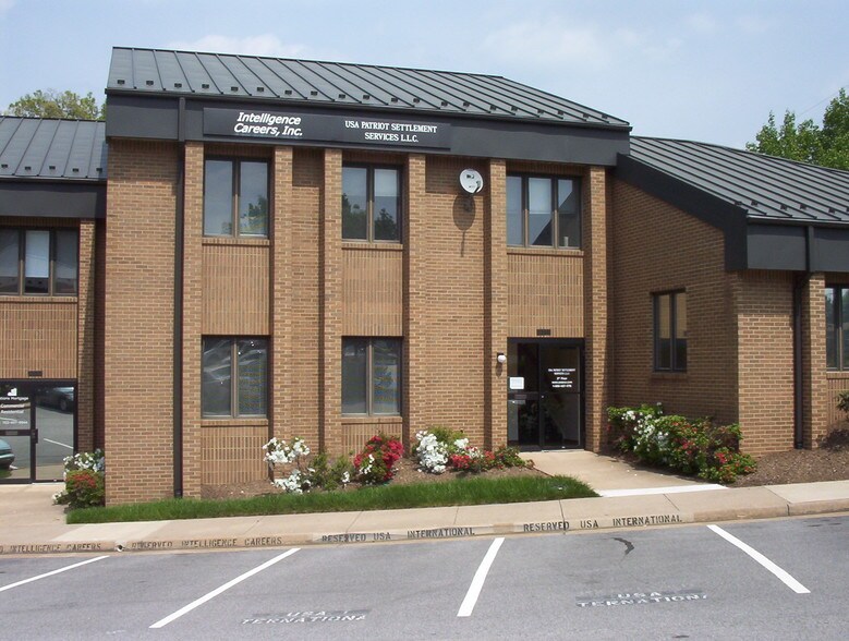 More Photos Of 1364-1376 Old Bridge Rd, Woodbridge Office For Lease