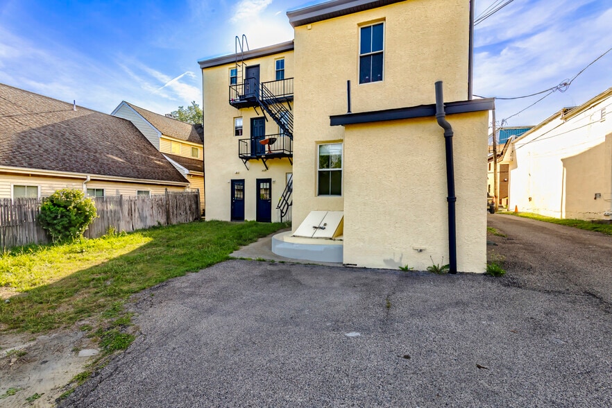 More Photos Of 121 N Broad St, Woodbury Apartments For Lease