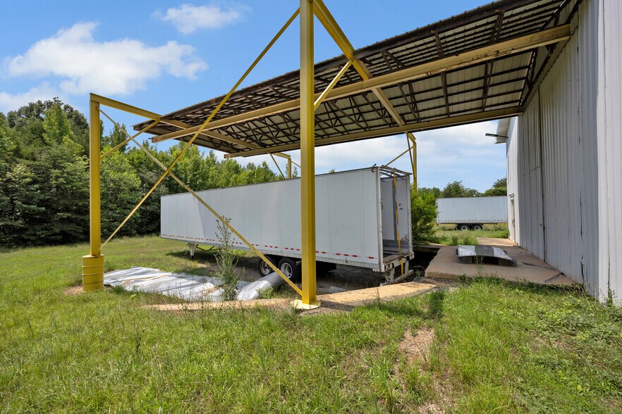 More Photos Of 3548 Cumberland Rd, Cumberland Warehouse For Sale