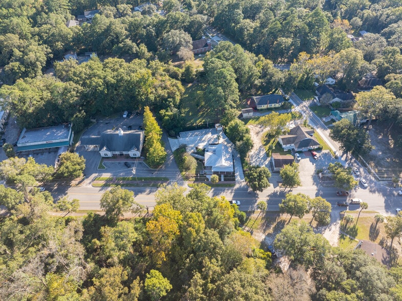 More Photos Of 8026 E Main St, Ridgeland General Retail For Sale