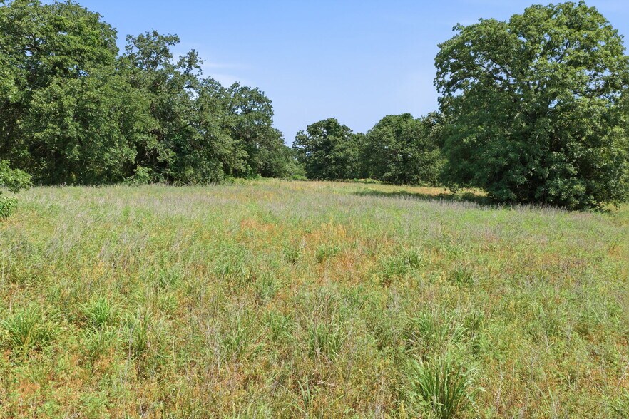 More Photos Of 3523 E Highway 199, Springtown Office For Sale