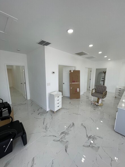 More Photos Of 2530 Wible Rd, Bakersfield Freestanding For Sale