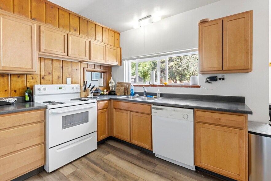 More Photos Of 735 17th St, Boulder Apartments For Sale