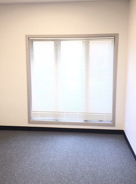 More Photos Of 3365 N Arlington Heights Rd, Arlington Heights Unknown For Lease