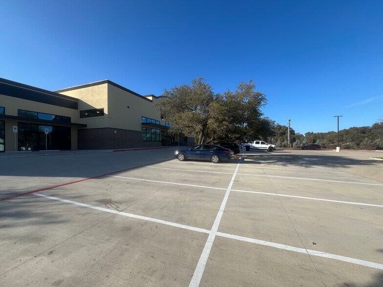 More Photos Of 1100 N Bagdad Rd, Cedar Park General Retail For Lease