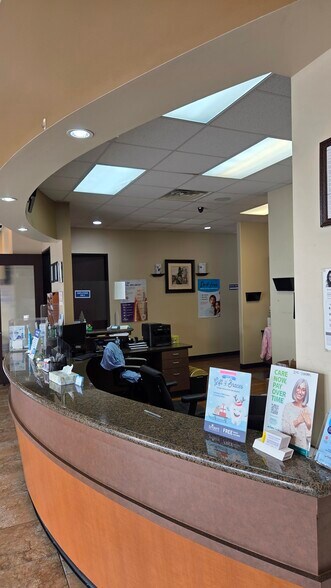 More Photos Of 1914 Gessner Dr, Houston Unknown For Lease