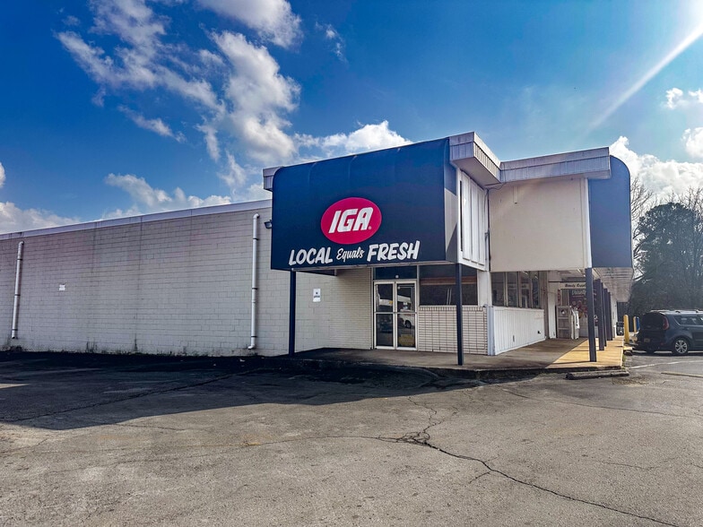 More Photos Of 3420 NW Pulaski Pike, Huntsville General Retail For Lease
