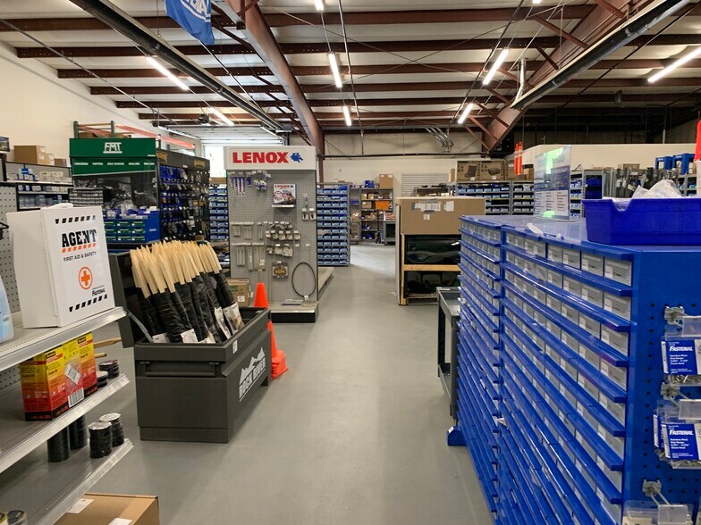 More Photos Of 104 E 15th St, Loveland Flex For Sale