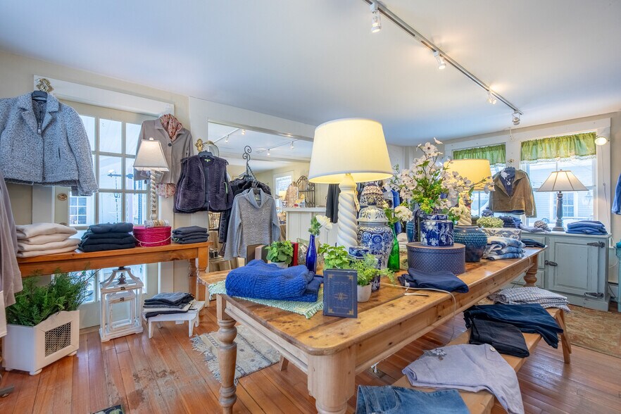 More Photos Of 16 West Main St, Wilmington General Retail For Sale