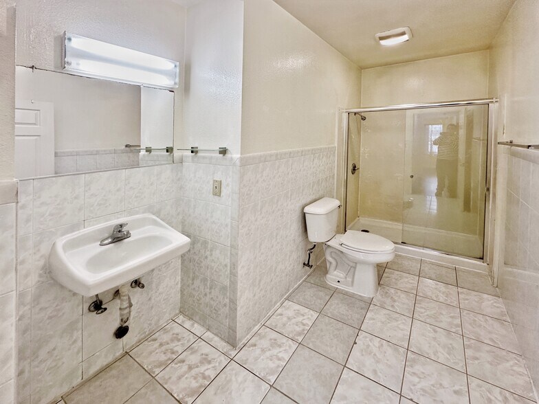 More Photos Of 1927-1929 Taraval St, San Francisco Apartments For Sale