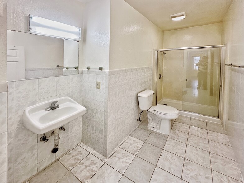 More Photos Of 1927-1929 Taraval St, San Francisco Apartments For Sale