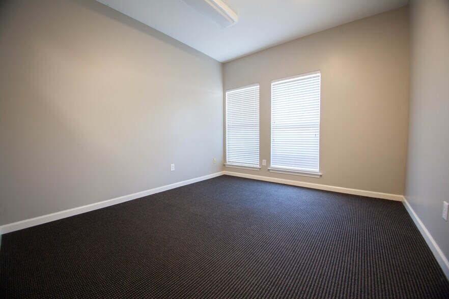 More Photos Of 3326 Aspen Grove Dr, Franklin Medical For Lease