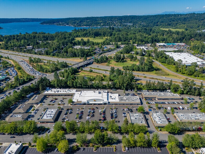 More Photos Of 1420 NW Gilman Blvd, Issaquah General Retail For Lease