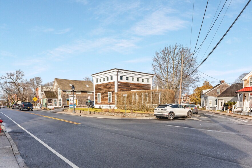 More Photos Of 11 Rector St, Sag Harbor Office Residential For Lease