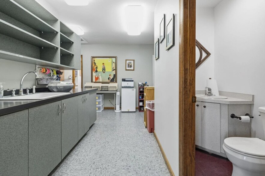 More Photos Of 5962 New York 812, Ogdensburg Medical For Sale