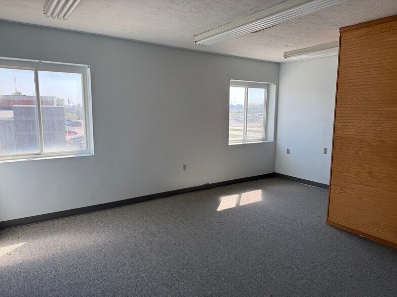 More Photos Of 3740 E 5th Ave, Columbus Warehouse For Lease