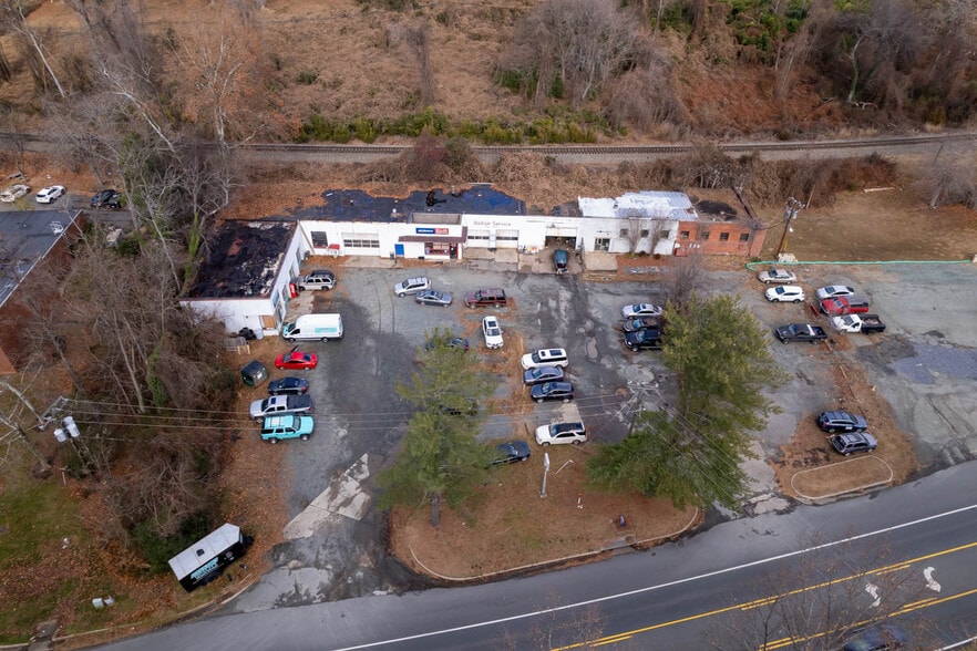 More Photos Of 2845 Ivy Rd, Charlottesville Service For Sale