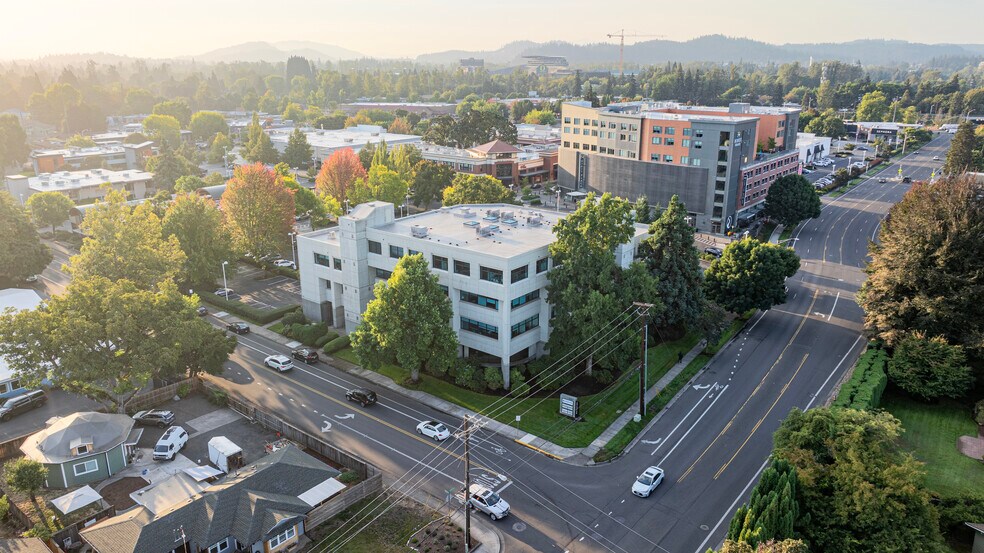 More Photos Of 497 Oakway Rd, Eugene Office For Lease