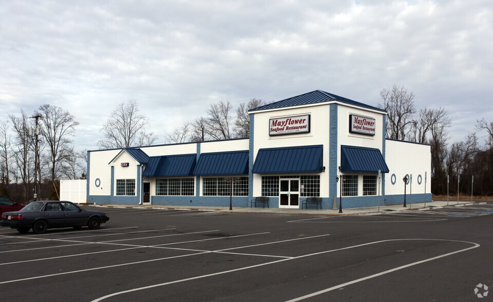 Primary Photo Of 1315 E Dixon Blvd, Shelby Restaurant For Lease
