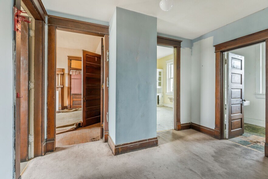 More Photos Of 904 Gallatin Ave, Nashville General Retail For Sale