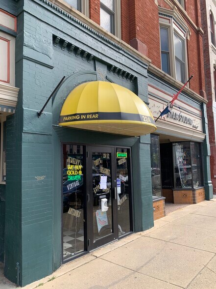 More Photos Of 224-226 W Michigan Ave, Ypsilanti Apartments For Lease