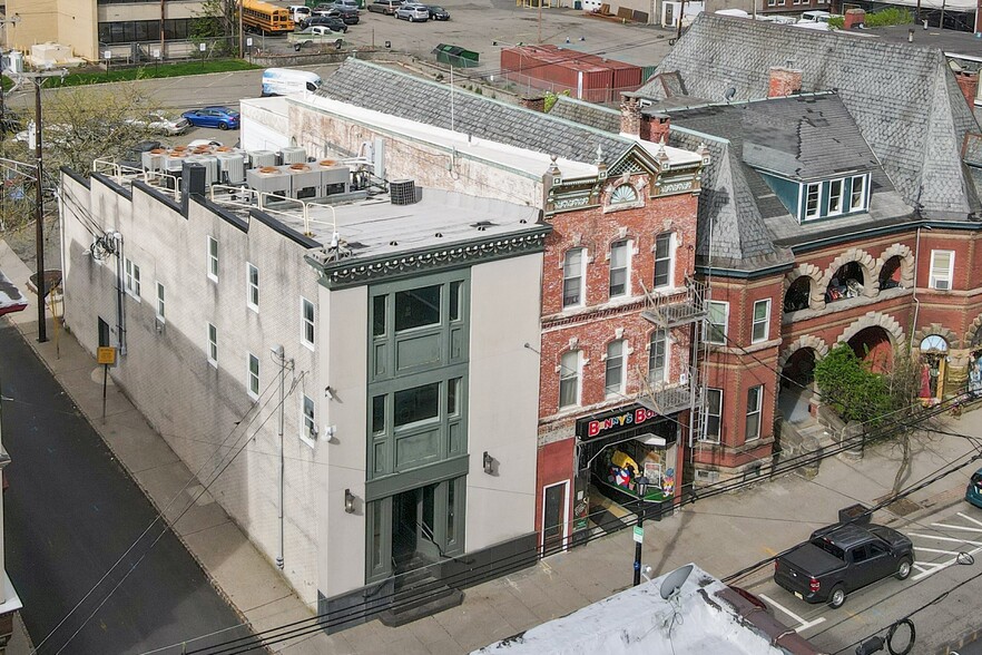 More Photos Of 170-172 Spring St, Newton Office For Sale