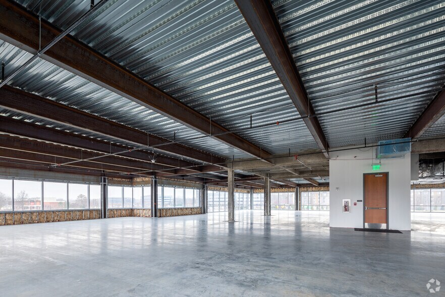 More Photos Of 435 N Whittington Pkwy, Louisville Office For Lease