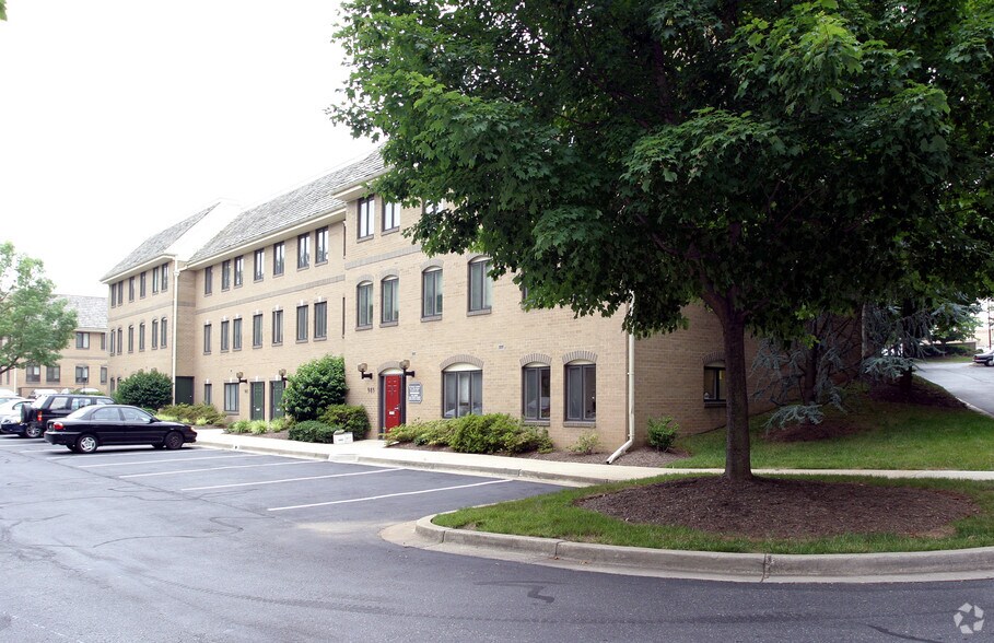 Primary Photo Of 971-985 Russell Ave, Gaithersburg Office For Lease