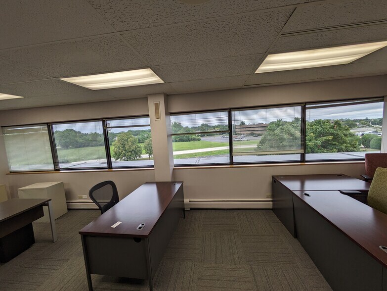 More Photos Of 20280 Governors Dr, Olympia Fields Unknown For Lease