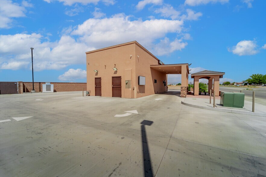 More Photos Of 10624 S. Loop blvd, California City Fast Food For Sale