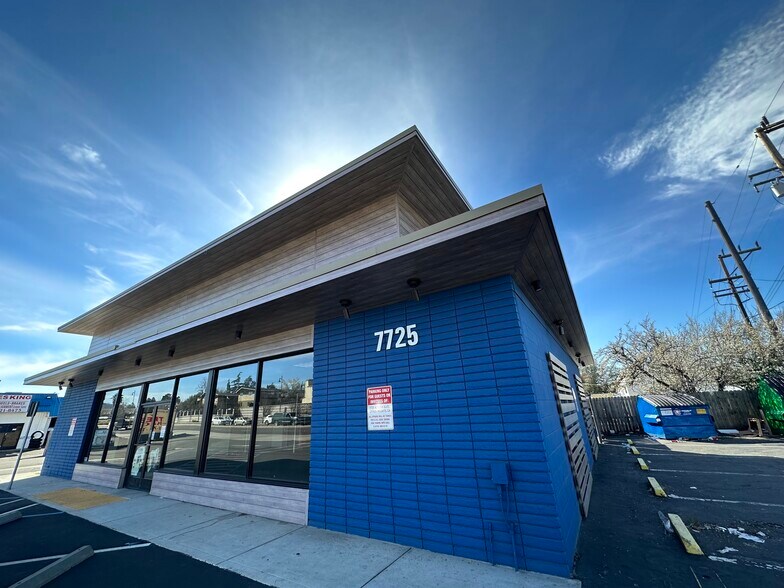 Primary Photo Of 7725 Auburn Blvd, Citrus Heights Freestanding For Lease