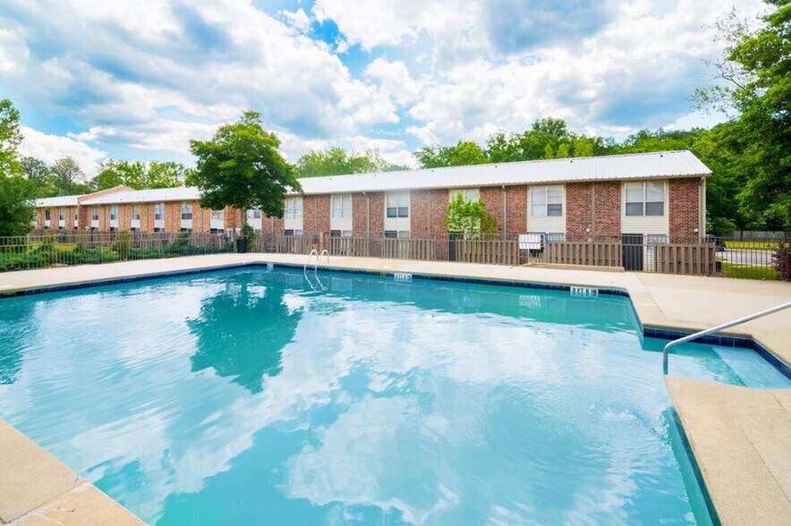 More Photos Of 856 Park Brook Trl, Birmingham Apartments For Sale
