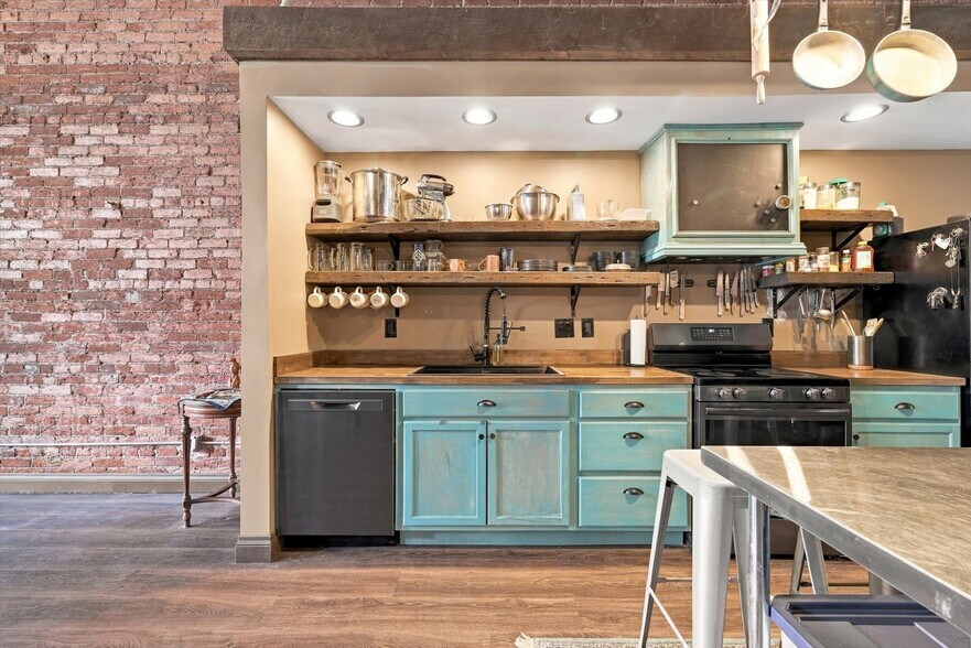 More Photos Of 304 Victor Ave, Victor Multifamily For Sale