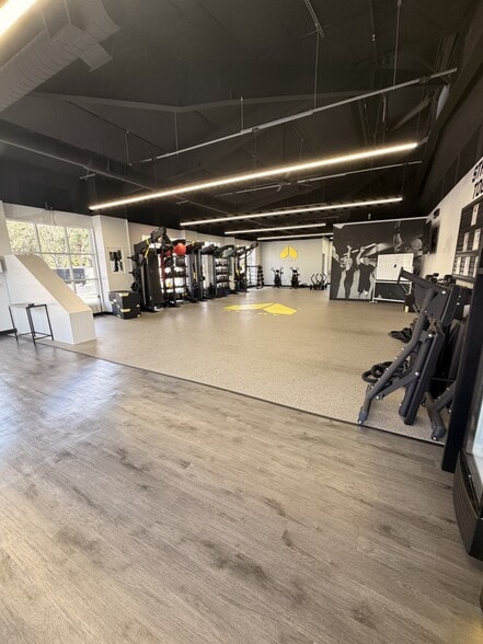 More Photos Of 24851 S Tamiami Trl, Bonita Springs General Retail For Lease