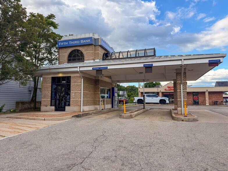 Primary Photo Of 2145 Wealthy St SE, Grand Rapids Bank For Sale
