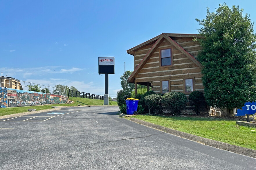 More Photos Of 81 Steele Rd, Franklin Office For Lease