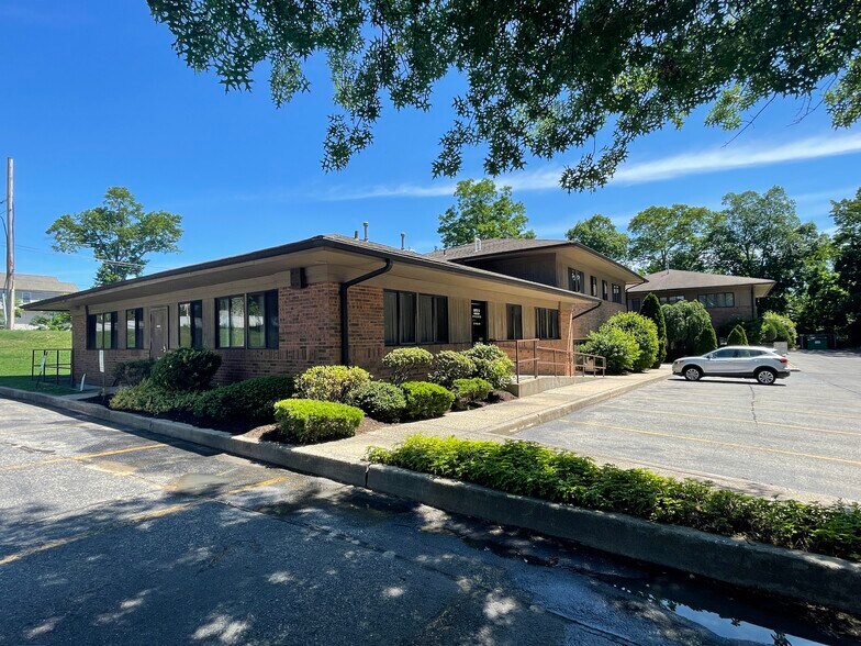 More Photos Of 1150 Portion Rd, Holtsville Medical For Lease