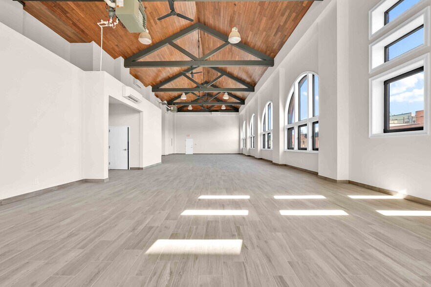 More Photos Of 405-407 Gates Ave, Brooklyn Loft Creative Space For Sale