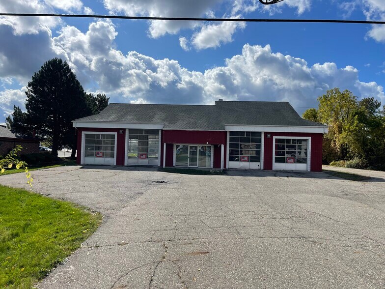 More Photos Of 530 E Saginaw Hwy, Grand Ledge Auto Repair For Sale