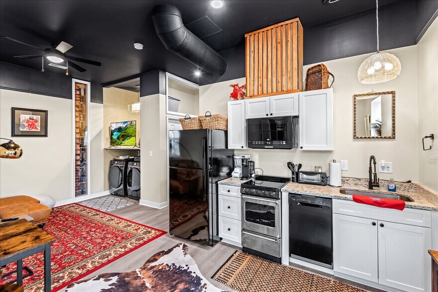 More Photos Of 10 Irving Ave N, Colonial Beach Apartments For Sale