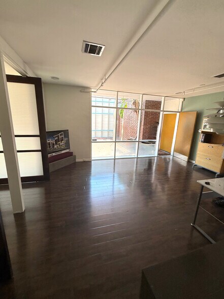 More Photos Of 8906 W Olympic Blvd, Beverly Hills Office For Lease